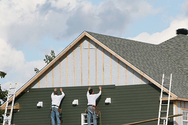 Professional Siding Inspection technician working in Newington, VA